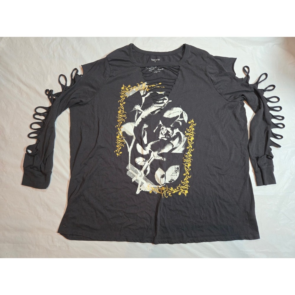 Torrid Black Rose Graphic Cutout Sleeve Distressed Top 4X Goth